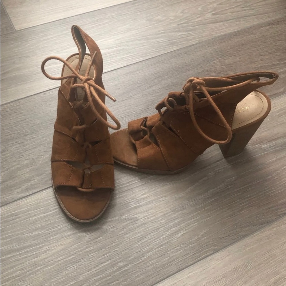Kenneth Cole Reaction suede tie up heel